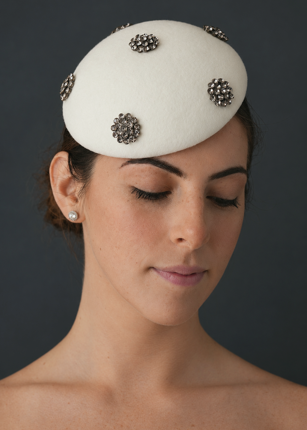 Lady D Percher Hat side view
