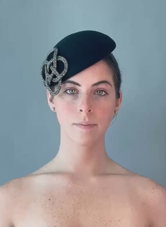 Video of Fleur Noir Percher hat